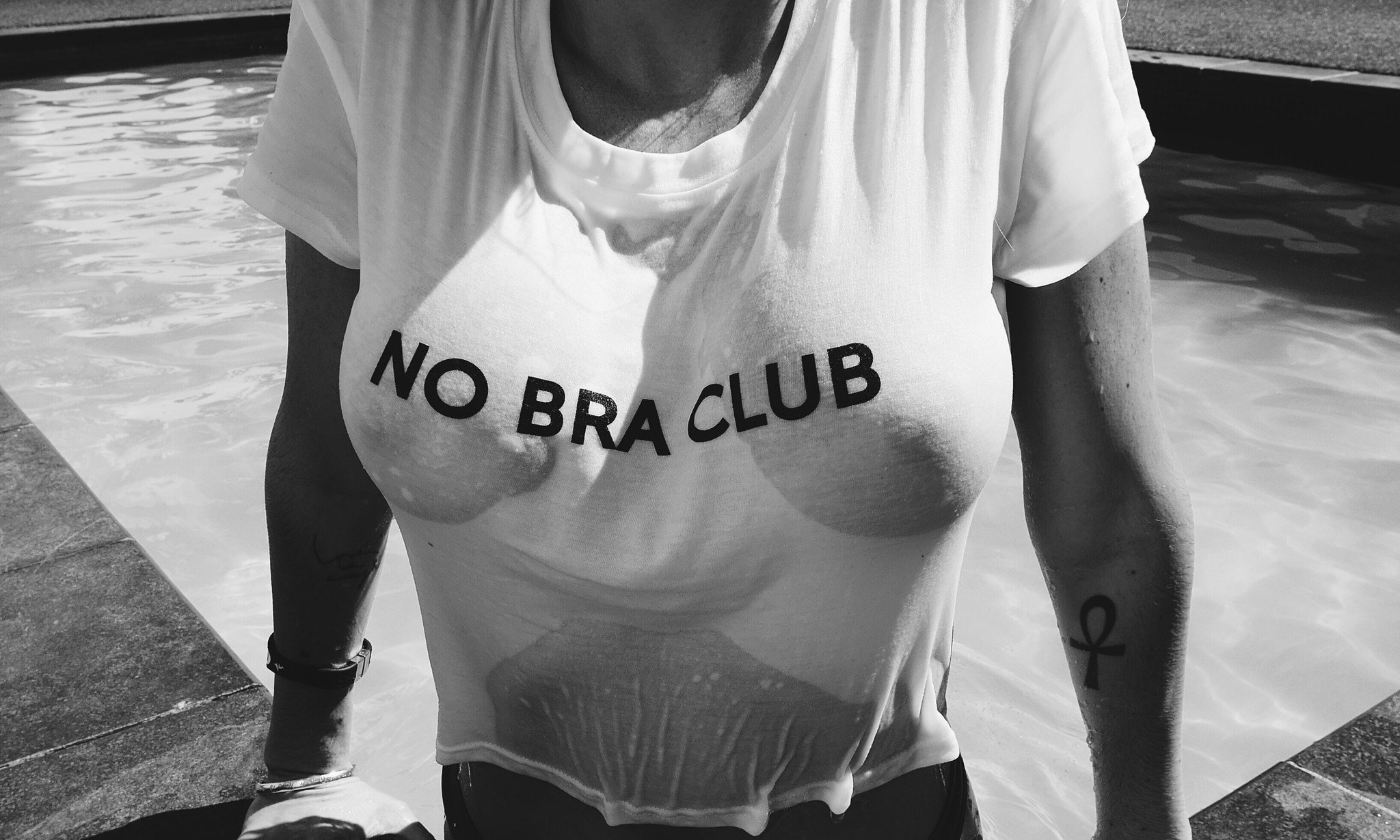 No Bra Club Short Sleeve Cropped T-Shirt